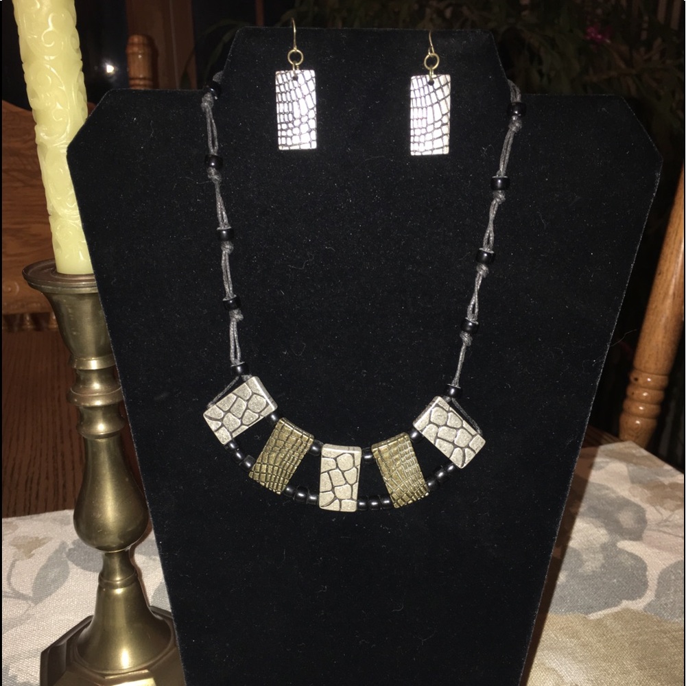 Lia Sophia necklace and earrings set